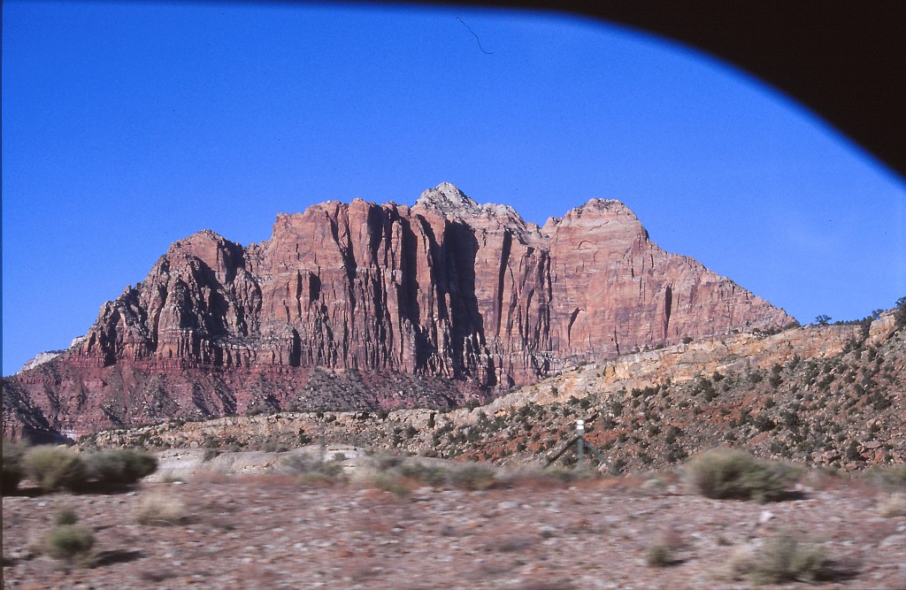 IMG_0012.jpg - Valley of fire State Park  http://en.wikipedia.org/wiki/Valley_of_Fire_State_Park 