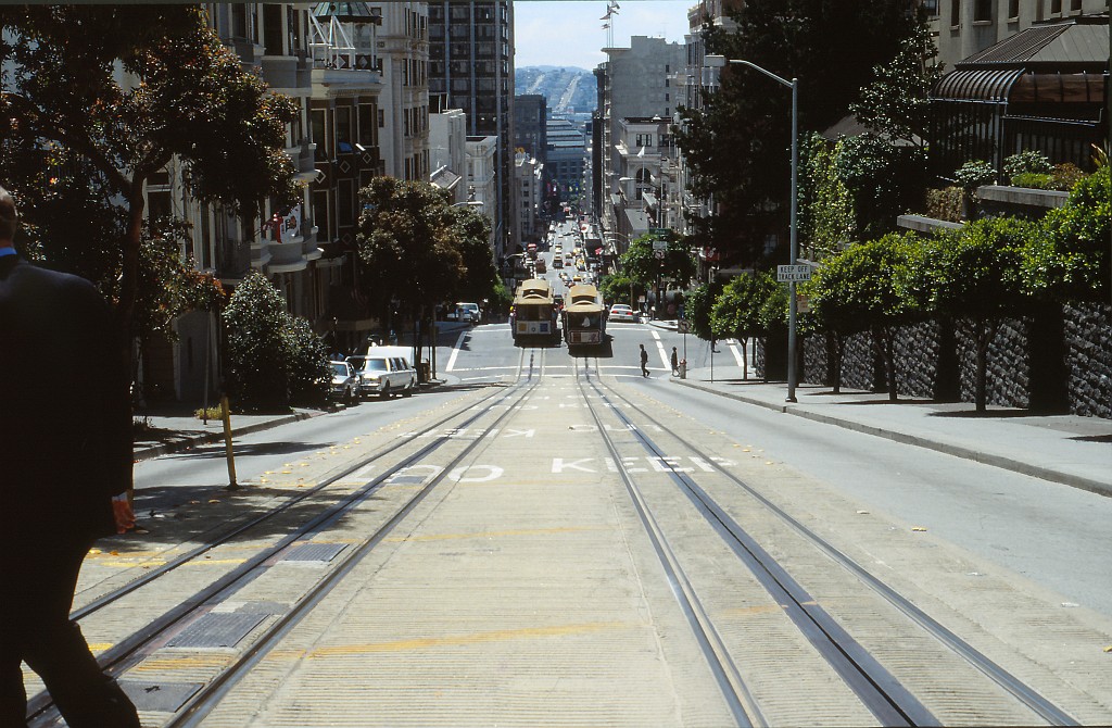 IMG_0117.jpg - Cable Car http://en.wikipedia.org/wiki/Cable_car_(railway) 