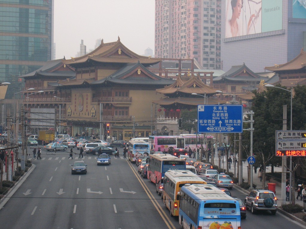 IMG_4659.JPG - Jing'an Temple  http://en.wikipedia.org/wiki/Jing%27an_Temple 