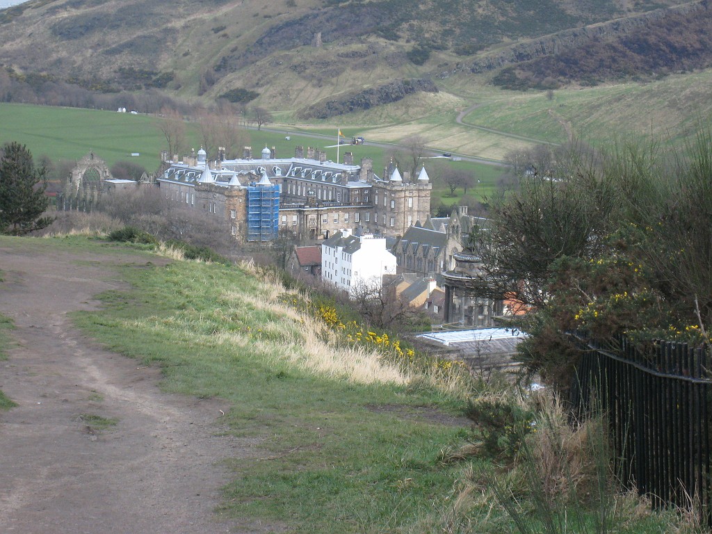 IMG_5104.JPG - Holyrood Palace  http://en.wikipedia.org/wiki/Holyrood_Palace 