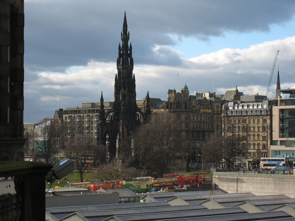 IMG_5118.JPG - Sir Walter Scott Monument  http://en.wikipedia.org/wiki/Scott_Monument 