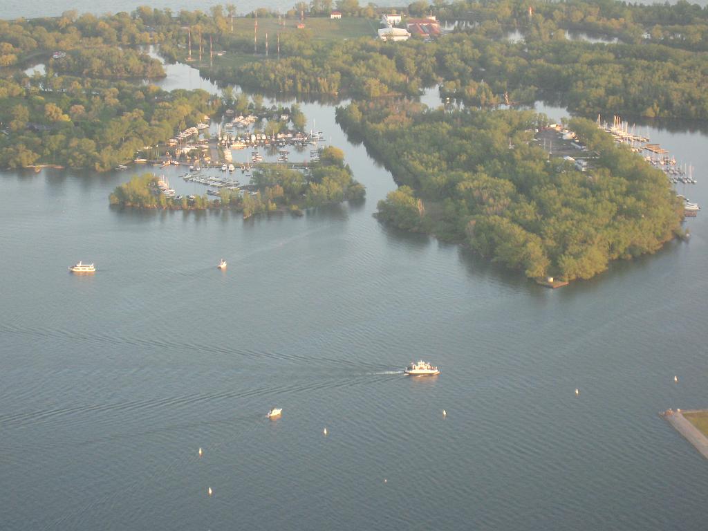 IMG_7019.JPG - Muggs Island & Toronto Island Park