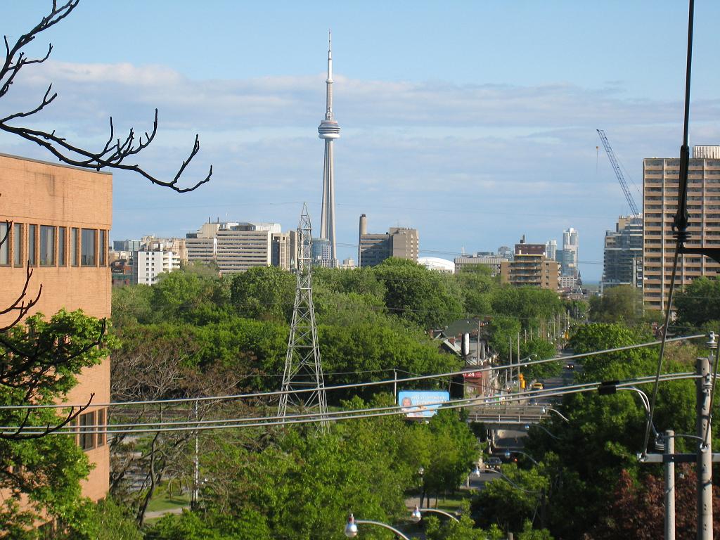 IMG_7183.JPG - Spadina Road and CN Tower