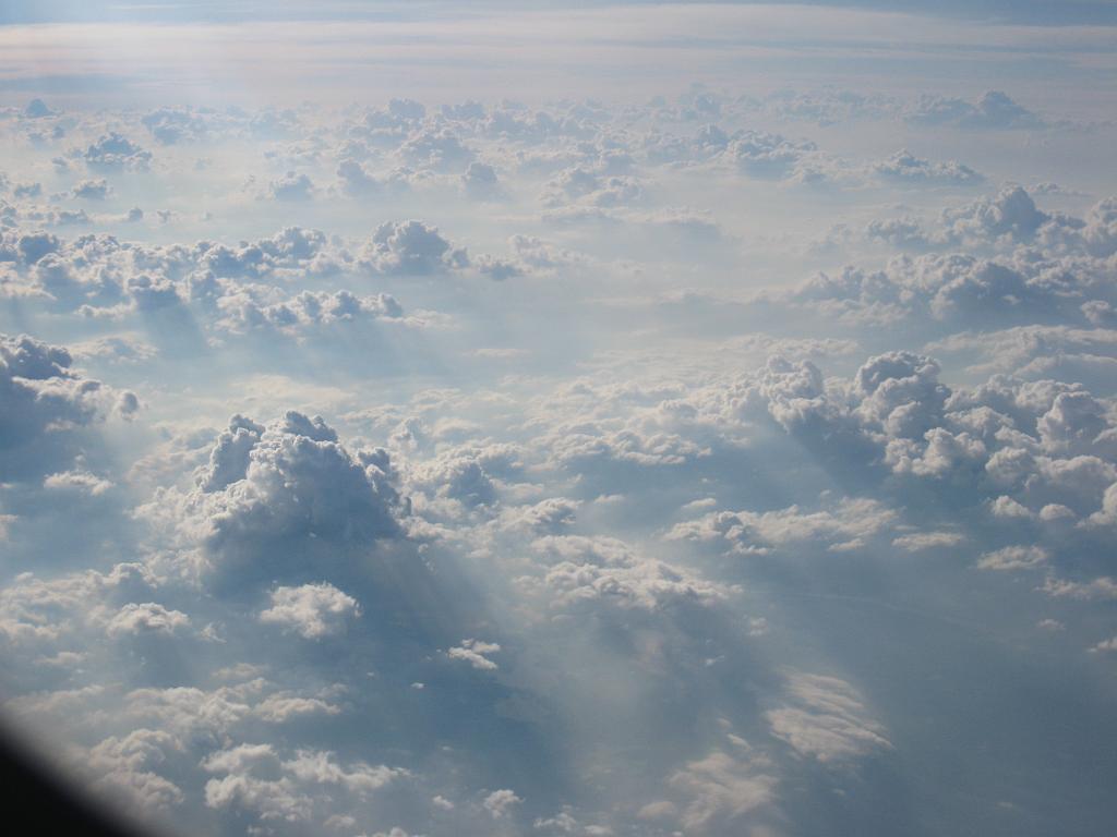 IMG_7376.JPG - Clouds in the sun