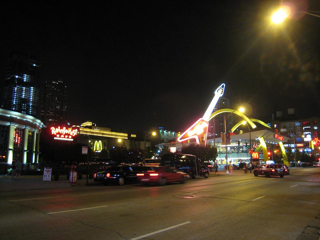 IMG_9355.JPG - Hardrock Cafe, Rainforest Cafe and Mc Donalds