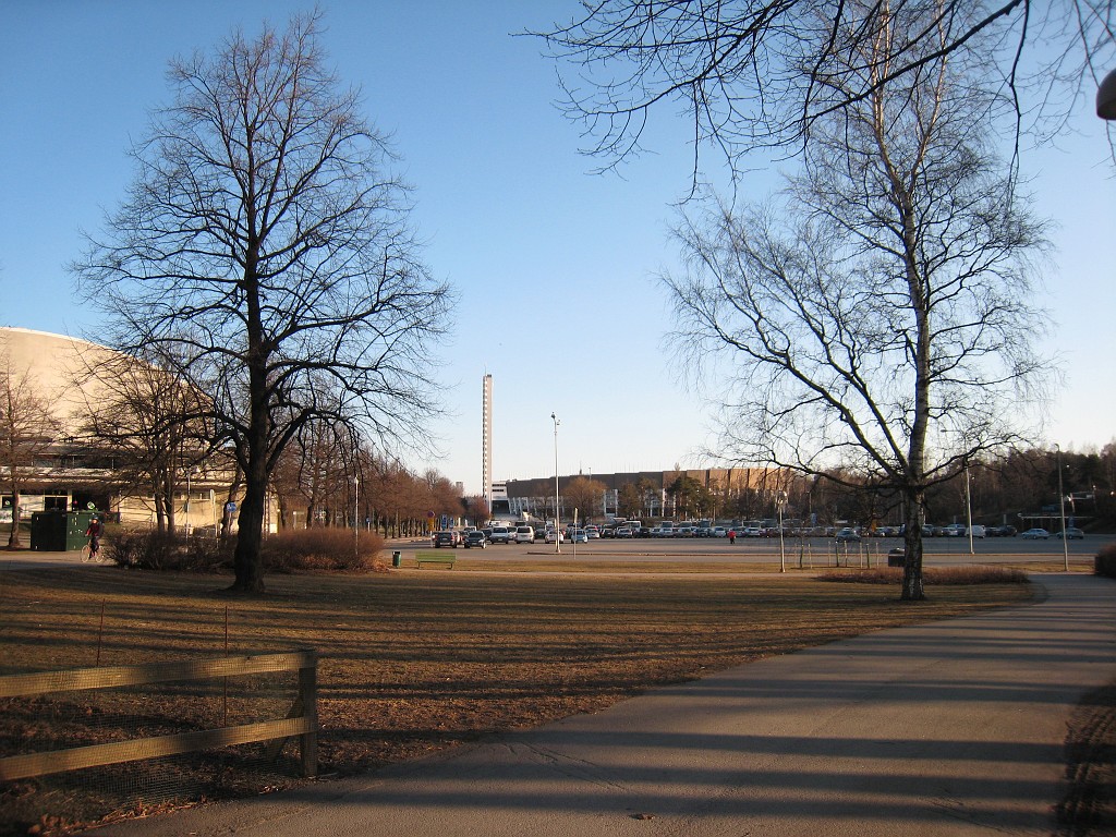 IMG_0576.JPG - Helsinki Olympic Stadium in the morning ( http://en.wikipedia.org/wiki/Helsinki_Olympic_Stadium )