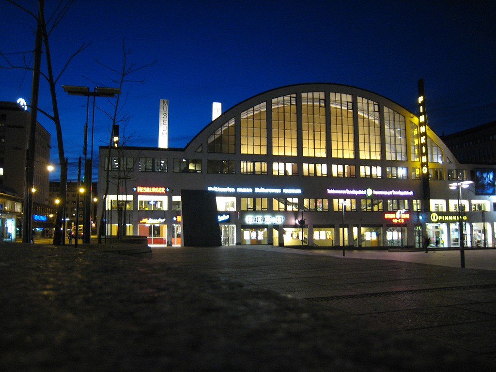 IMG_0833.JPG - Tennispalatsi ( http://en.wikipedia.org/wiki/Tennispalatsi )