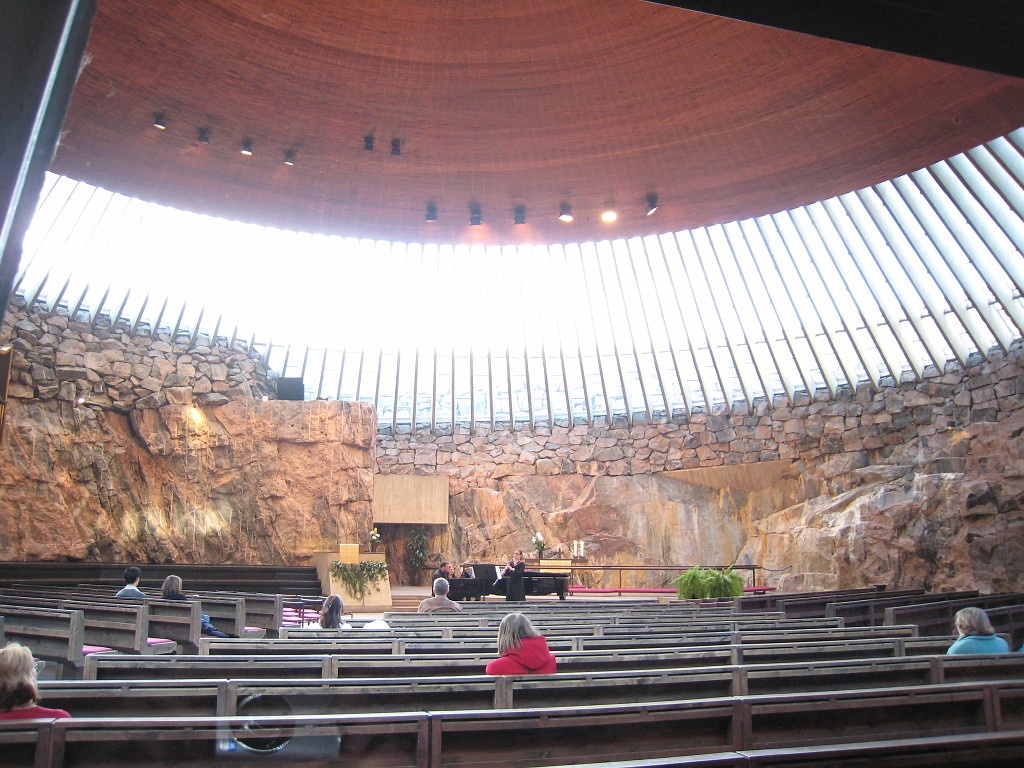 IMG_0965.JPG - Inside Temppeliaukio Church ( http://en.wikipedia.org/wiki/Temppeliaukio_Church )