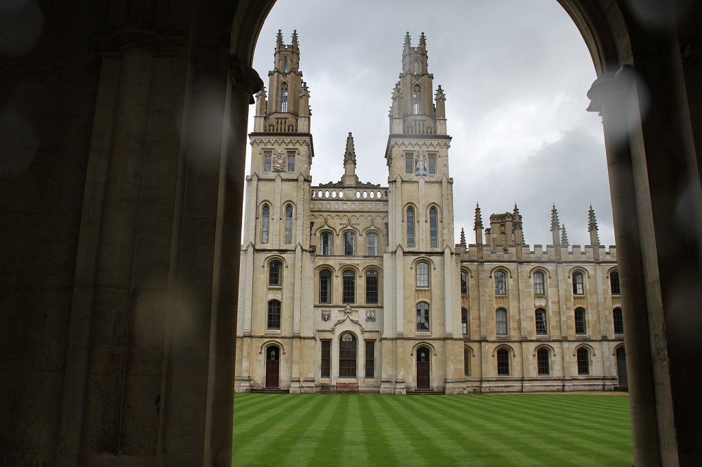 IMG_0858.JPG - All Souls College  http://en.wikipedia.org/wiki/All_Souls_College%2C_Oxford 