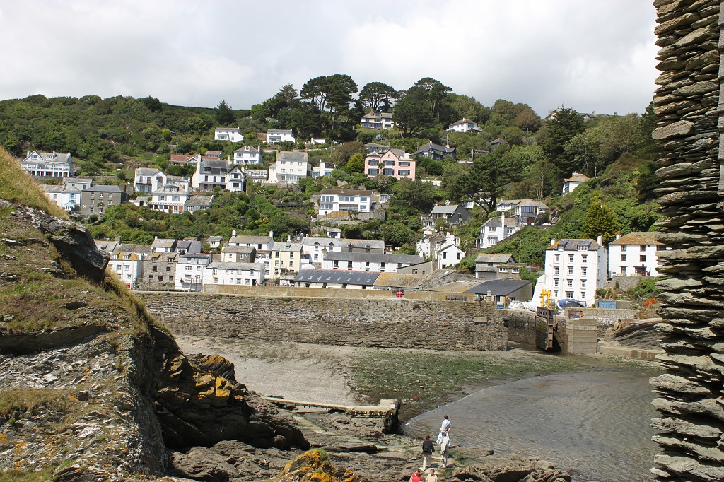 IMG_1502.JPG - Polperro harbour at ebb tide  http://en.wikipedia.org/wiki/Polperro 