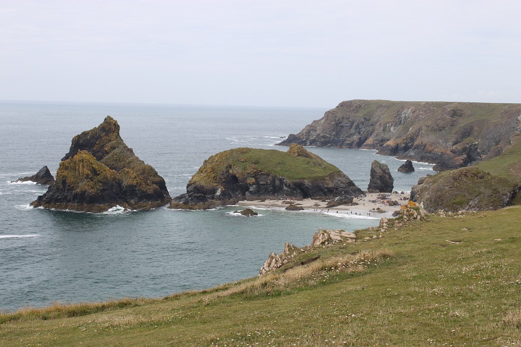 IMG_1689.JPG - Kynance Cove  http://en.wikipedia.org/wiki/Kynance_Cove 
