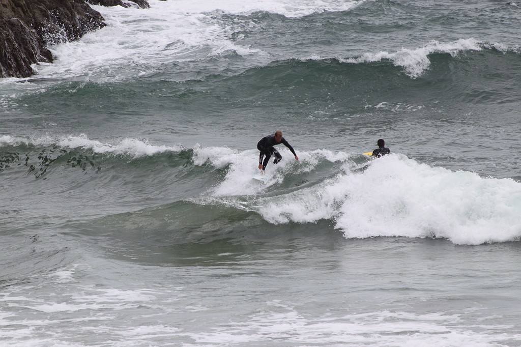 IMG_1709.JPG - Surfer at Kynance Cove  http://en.wikipedia.org/wiki/Kynance_Cove 