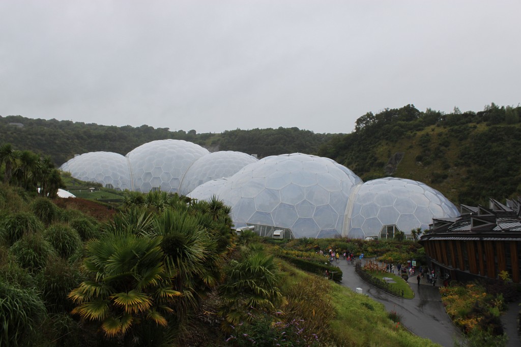 IMG_1853.JPG - Eden Project Greenhouses  http://en.wikipedia.org/wiki/Eden_Project 