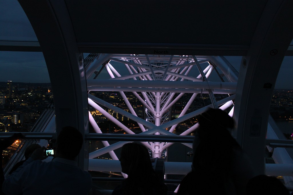 IMG_2407.JPG - London Eye construction at night  http://en.wikipedia.org/wiki/London_eye 