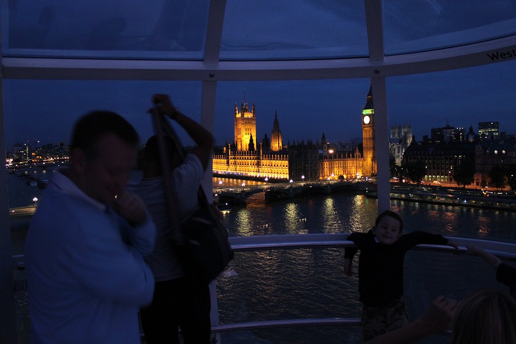 IMG_2428.JPG - Palace of Westminster at night  http://en.wikipedia.org/wiki/Palace_of_Westminster 