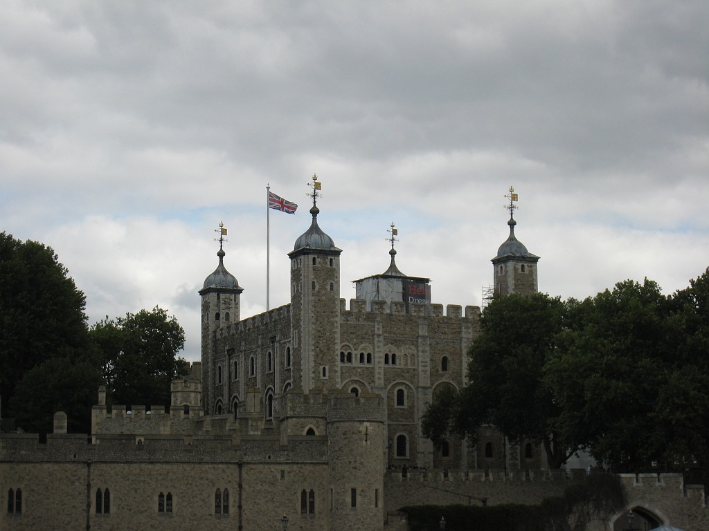 X_IMG_1526.JPG - The Tower of London from the River  http://en.wikipedia.org/wiki/Tower_of_London 
