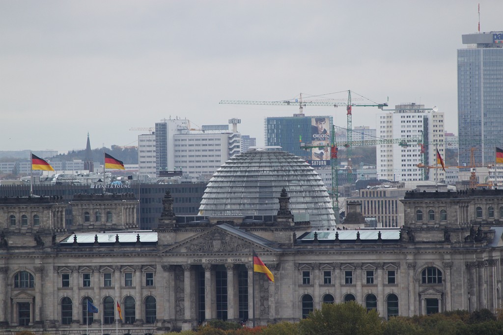 IMG_2981.JPG - Reichstag building  http://en.wikipedia.org/wiki/Reichstag_building  view from Victory Column  http://en.wikipedia.org/wiki/Siegess%C3%A4ule 