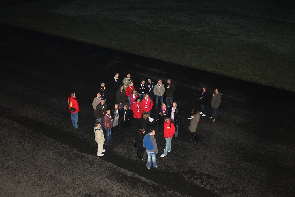 IMG_4808.JPG - hr3@night Stadtfï¿½hrung in front of the IG Farben building  http://en.wikipedia.org/wiki/IG_Farben_Building 
