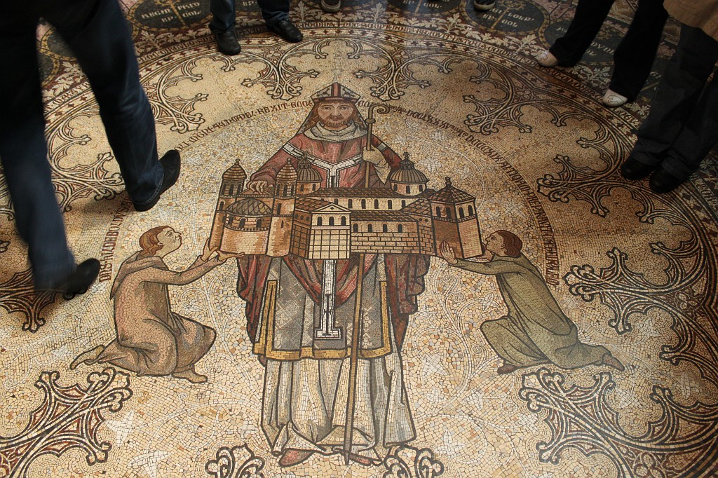 IMG_5046.JPG - Cologne Cathedral  http://en.wikipedia.org/wiki/Cologne_Cathedral 