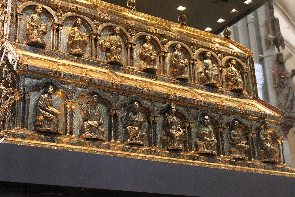 IMG_5079.JPG - Shrine of the Three Kings  http://en.wikipedia.org/wiki/Shrine_of_the_Three_Kings  in the Cologne Cathedral  http://en.wikipedia.org/wiki/Cologne_Cathedral 