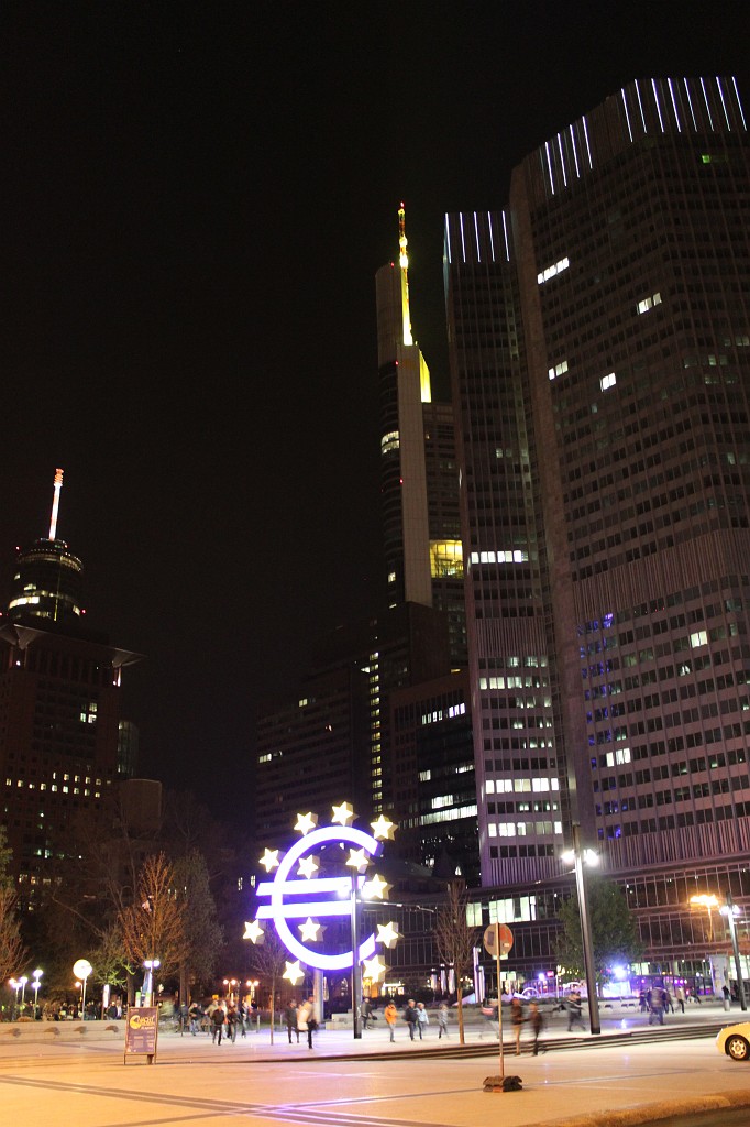 IMG_5281.JPG - Willy-Brandt-Platz  http://de.wikipedia.org/wiki/Willy-Brandt-Platz_%28Frankfurt%29 