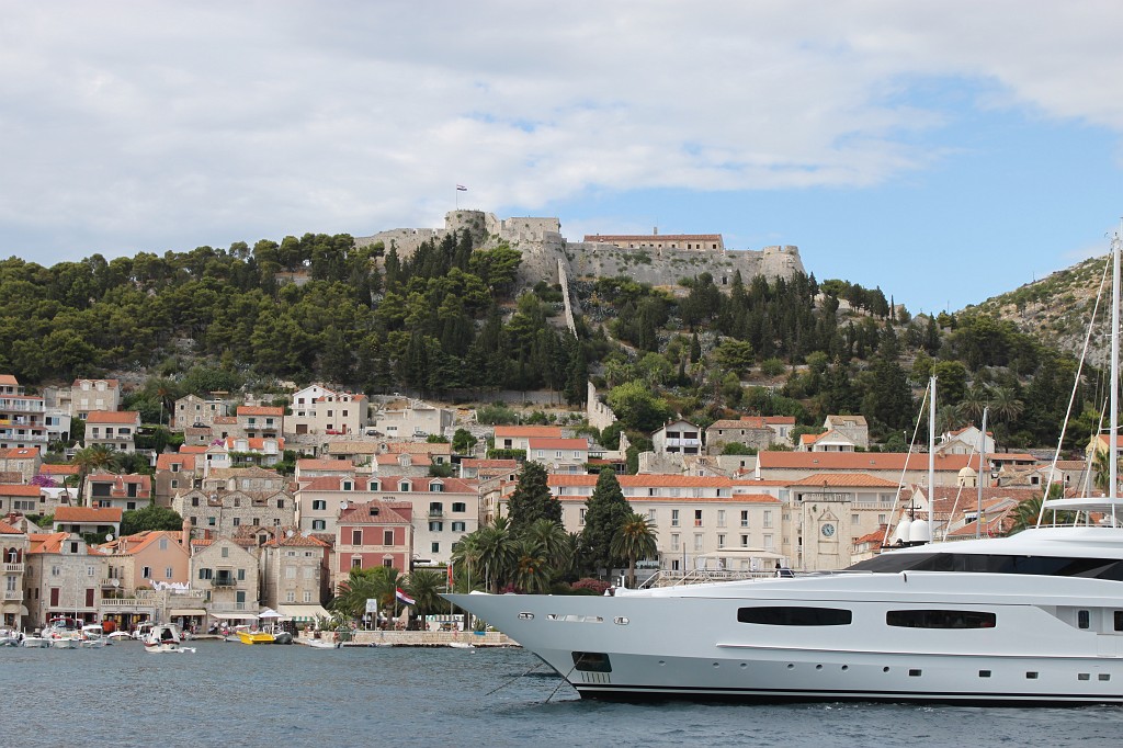 IMG_6735.JPG - Hvar City from the sea  http://en.wikipedia.org/wiki/Hvar_(city) 