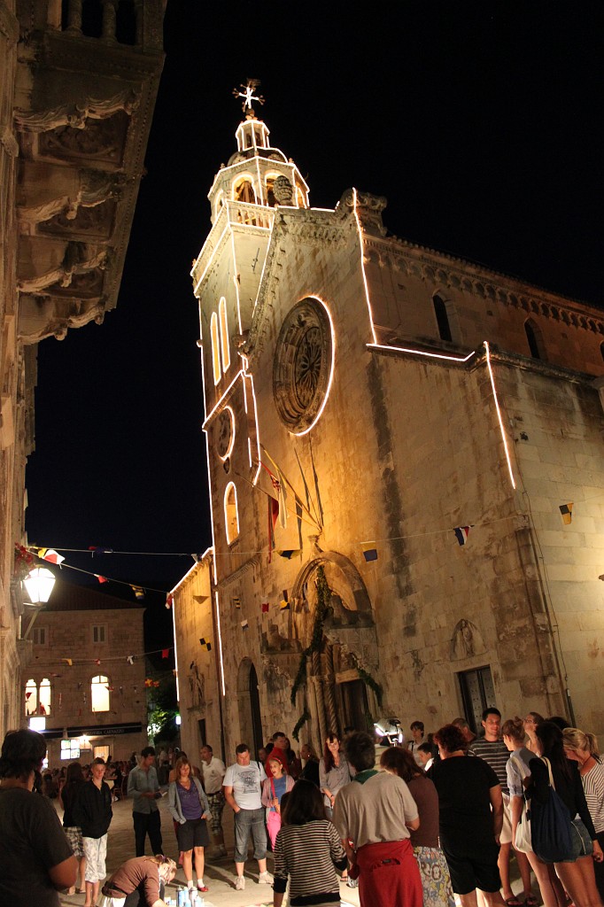 IMG_6913.JPG - Korcula city  http://en.wikipedia.org/wiki/Kor%C4%8Dula_(town)  at night
