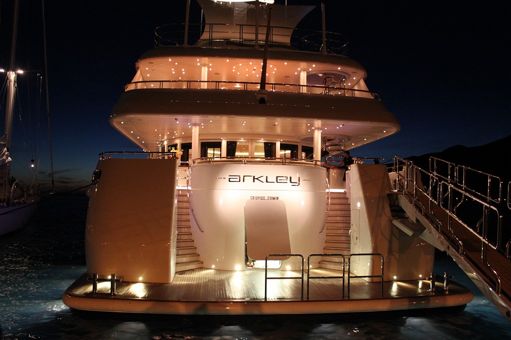 IMG_6921.JPG - Korcula city port  http://en.wikipedia.org/wiki/Kor%C4%8Dula_(town)  after sunset