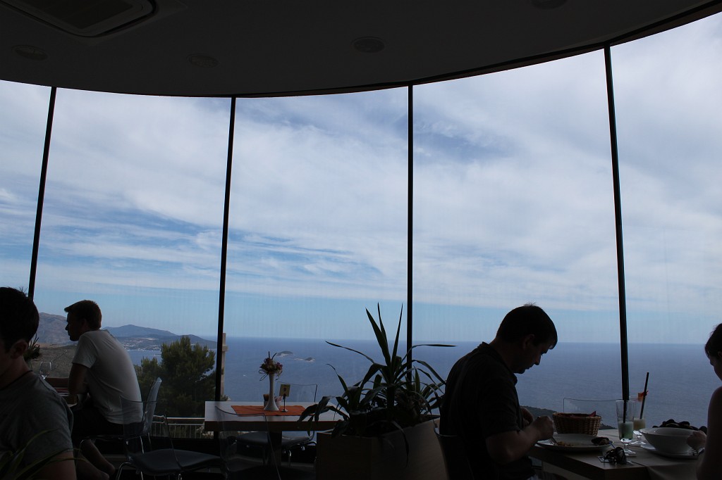 IMG_7177.JPG - Cafe with sea view