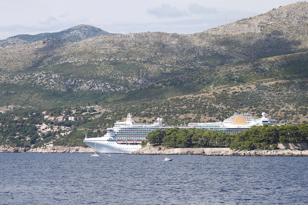 IMG_7275.JPG - P&O Azura behind Daksa island (Otocic Daksa)  http://en.wikipedia.org/wiki/Daksa_%28island%29 