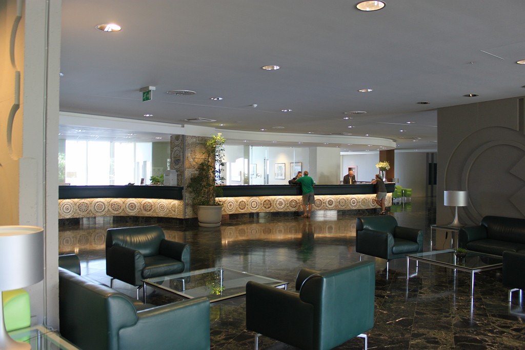 IMG_7566.JPG - Hotel Croatia Lobby