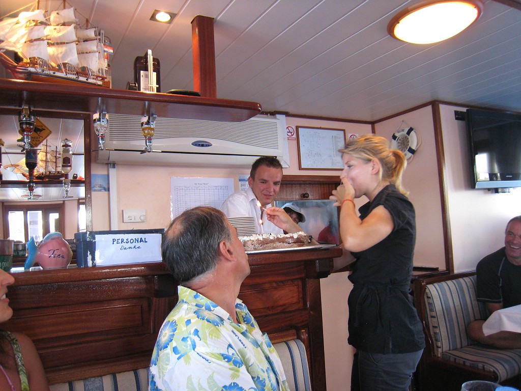 X_IMG_6370.JPG - Birthday Cake