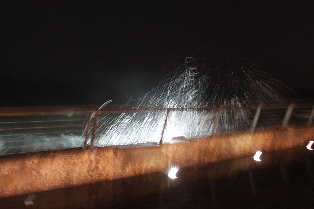 IMG_8177.JPG - Big waves in Tel Aviv  http://en.wikipedia.org/wiki/Tel_Aviv 