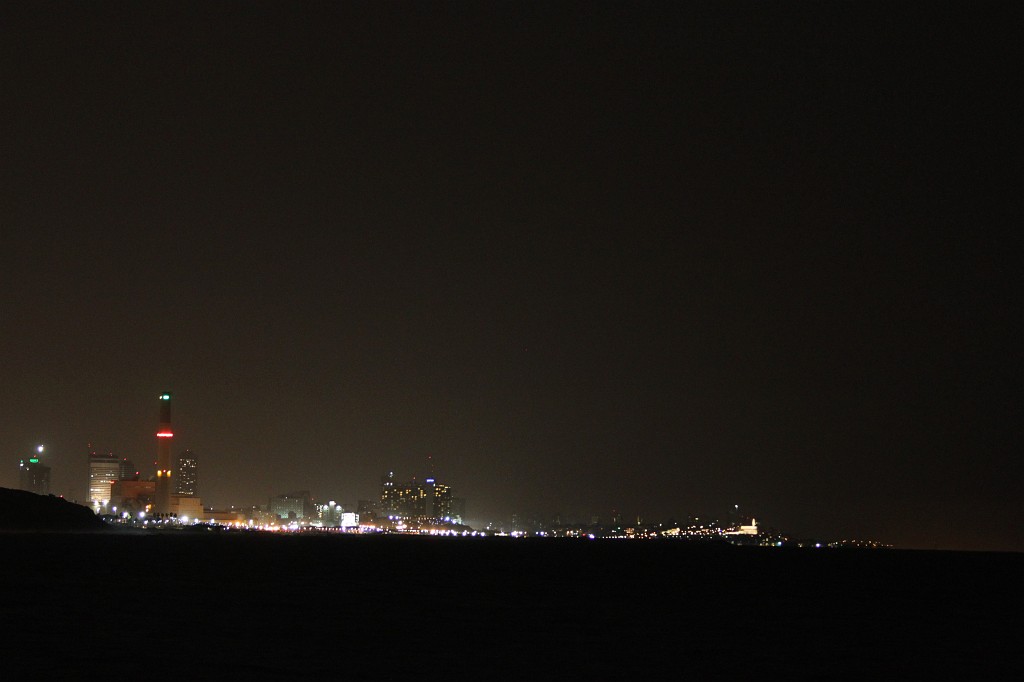 IMG_8280.JPG - Tel Aviv  http://en.wikipedia.org/wiki/Tel_Aviv  coast line from Herzliya  http://en.wikipedia.org/wiki/Herzliya,_Israel  at night