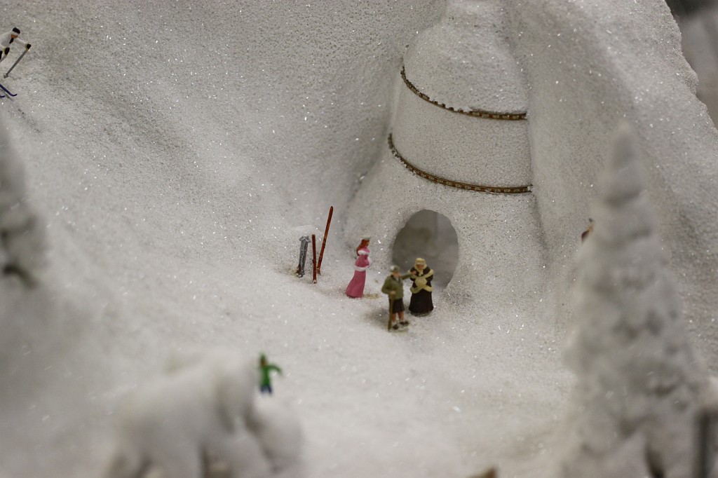 IMG_9481.JPG - Miniature Wonderland (Miniatur Wunderland)  http://en.wikipedia.org/wiki/Miniatur_Wunderland  Ice Palace