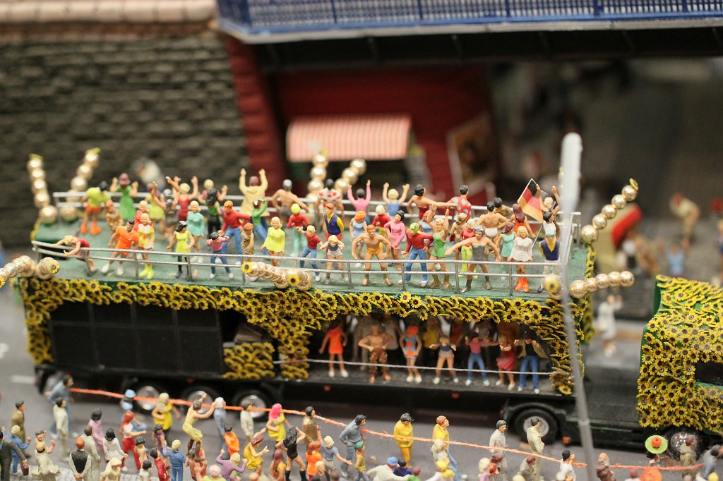 IMG_9493.JPG - Miniature Wonderland (Miniatur Wunderland)  http://en.wikipedia.org/wiki/Miniatur_Wunderland  Love Parade