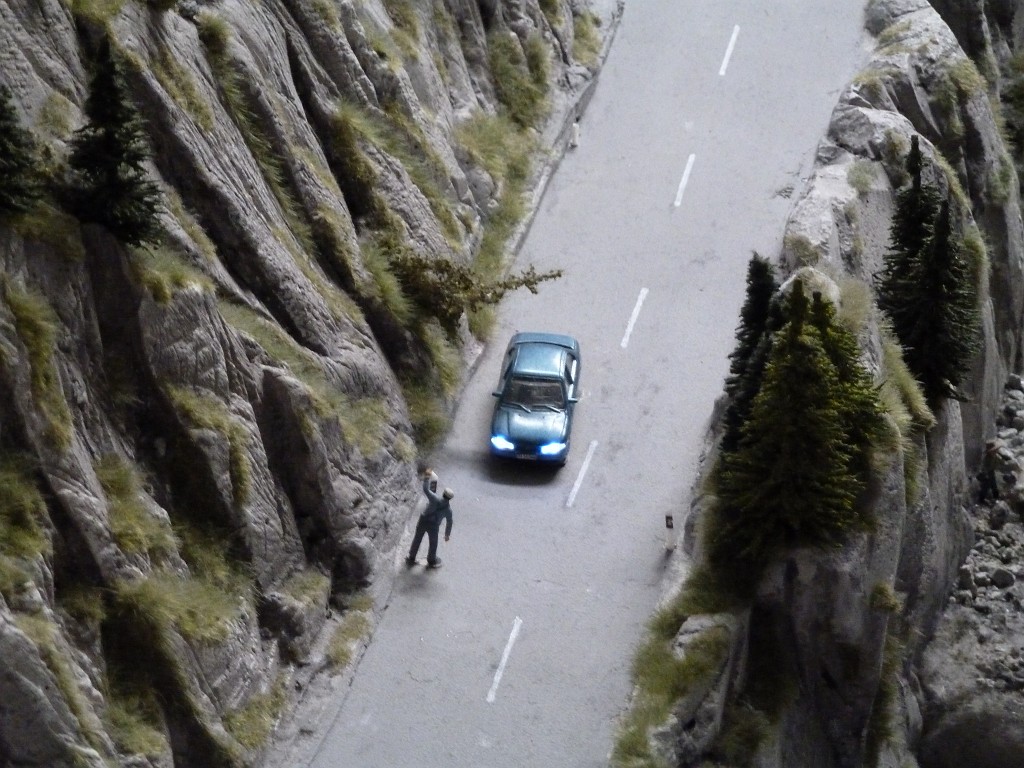 P1020016.JPG - Miniature Wonderland (Miniatur Wunderland)  http://en.wikipedia.org/wiki/Miniatur_Wunderland  Dangerous Mountains