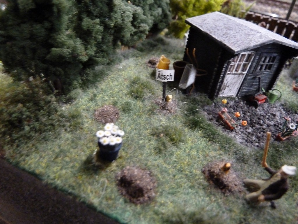 P1020124.JPG - Miniature Wonderland (Miniatur Wunderland)  http://en.wikipedia.org/wiki/Miniatur_Wunderland  Mole saying HA HA.