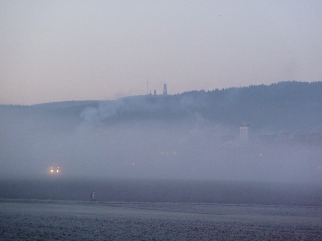 P1020233.JPG - Feldberg towers above Neu-Anspach