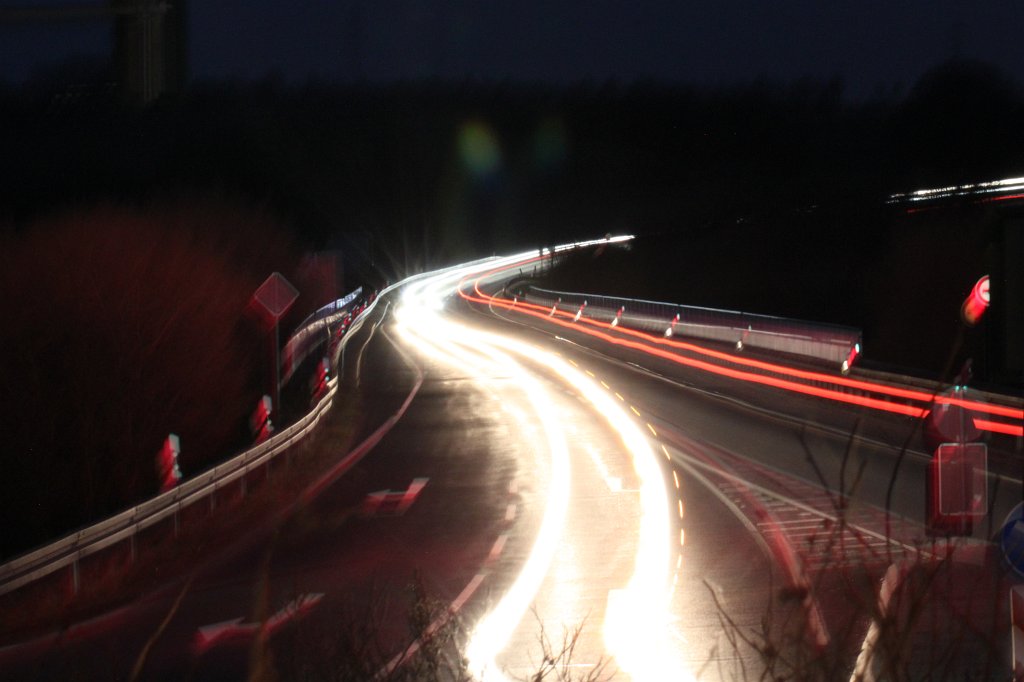 IMG_0501.JPG - Car light traces on Heisterbach bridge