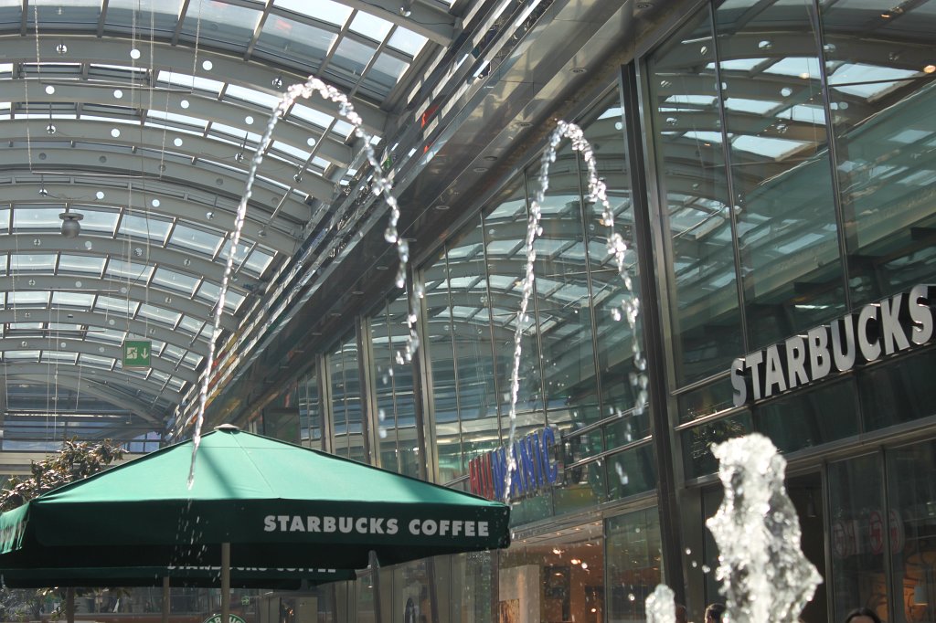 IMG_0557.JPG - Fountain in the Nordwestzentrum  http://de.wikipedia.org/wiki/Nordwestzentrum 