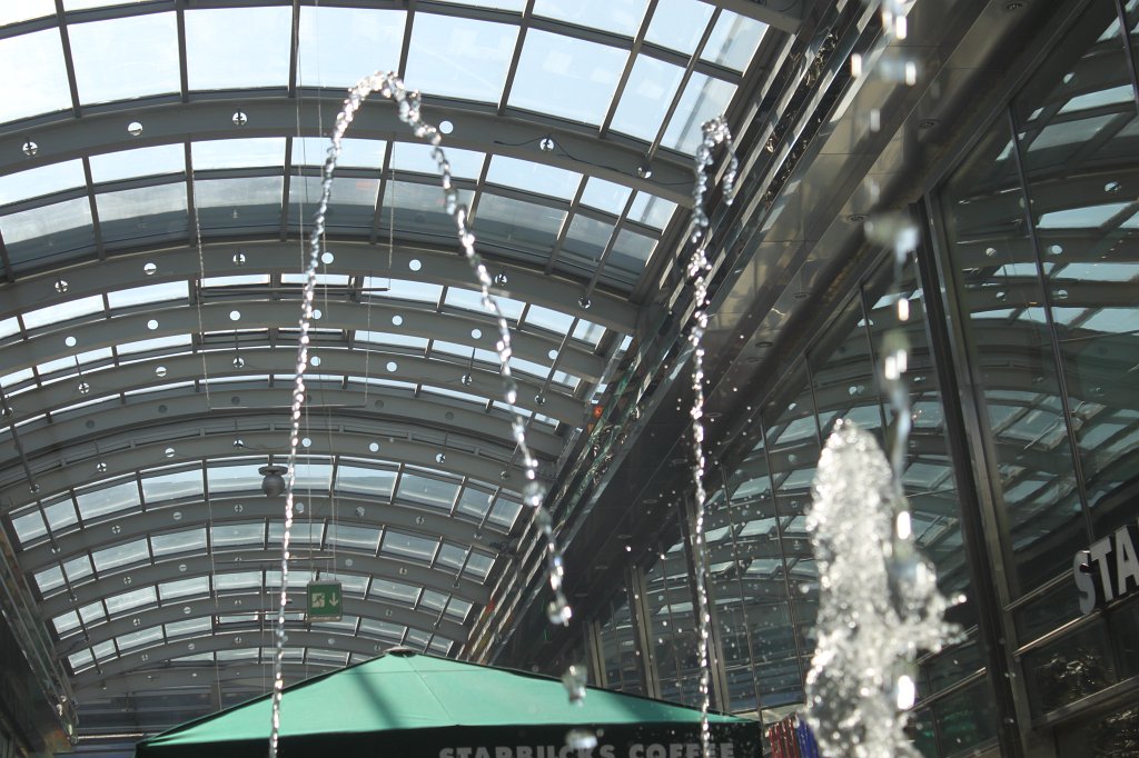 IMG_0560.JPG - Fountain in the Nordwestzentrum  http://de.wikipedia.org/wiki/Nordwestzentrum 