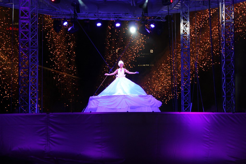 IMG_3442.JPG - The show and fireworks ending the public viewing during the 2011 FIFA Women's World Cup  http://en.wikipedia.org/wiki/2011_FIFA_Women%27s_World_Cup  in Frankfurt  http://en.wikipedia.org/wiki/Frankfurt 