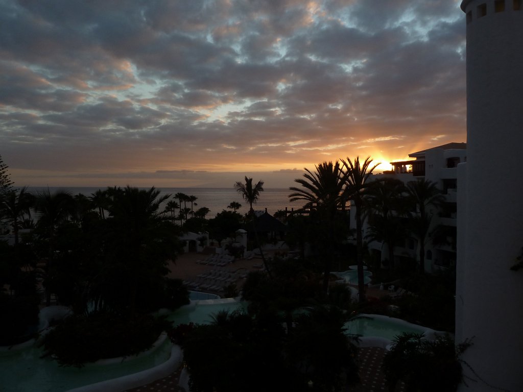 P1030995.JPG - Sunset at Hotel Jardin Tropical  http://www.jardin-tropical.com/ 