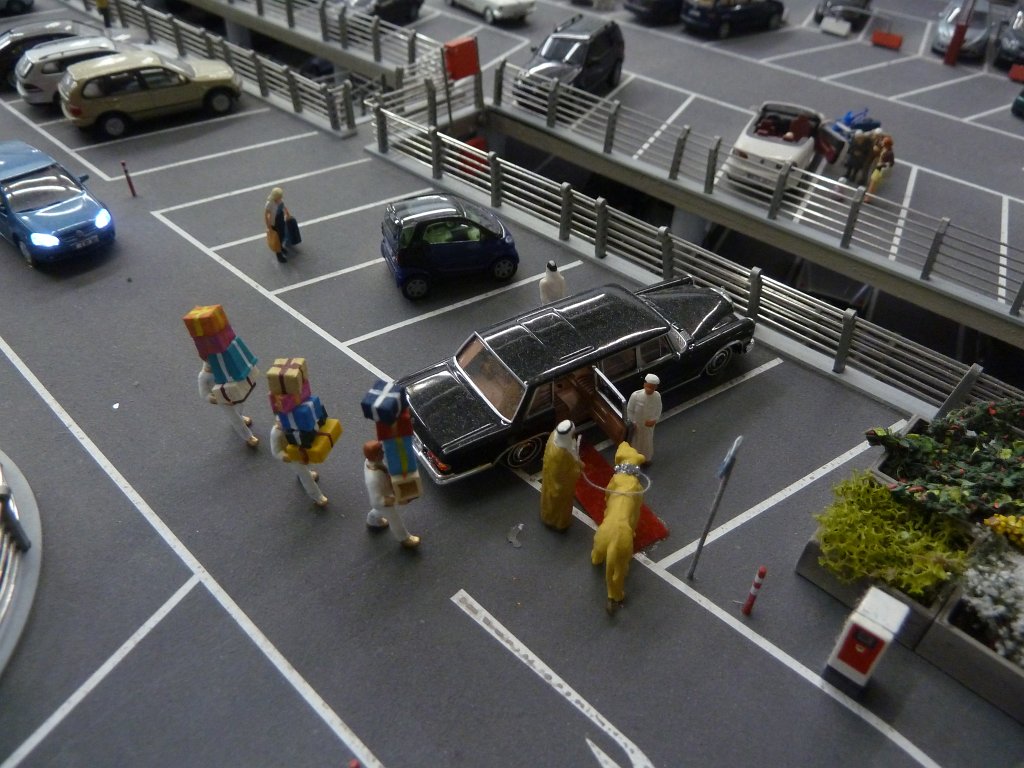 P1050493.JPG - First class in the  Miniatur Wunderland  ( miniature wonderland ). The world largest miniature railway not only host trains but also running cars, trucks, ship and even "flying" airplanes.