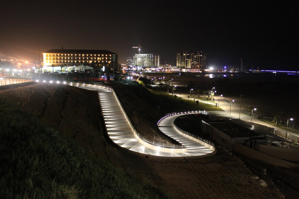 IMG_6161.JPG - New promenade - sea yourself
