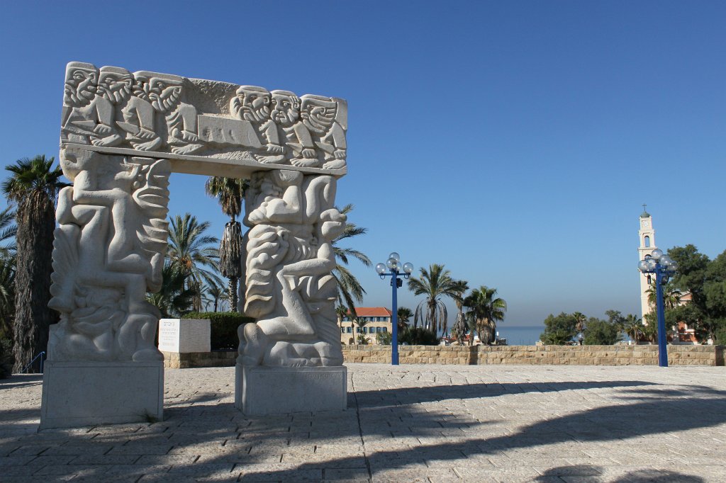 IMG_6269.JPG - Statue of faith