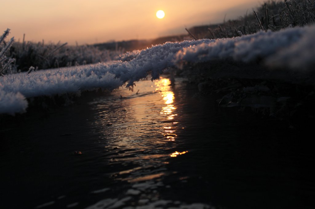 IMG_6744.JPG - Icy morning