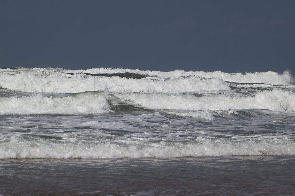 IMG_7153.JPG - Waves