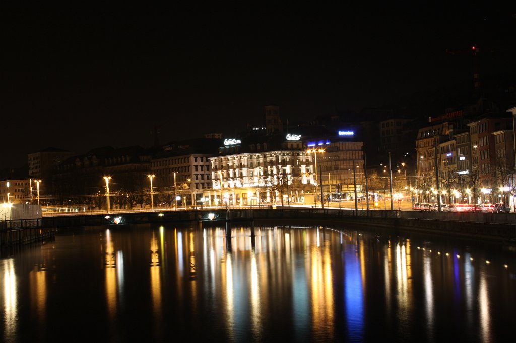 IMG_7365.JPG - ZÃ¼rich Central  http://de.wikipedia.org/wiki/Central_%28Z%C3%BCrich%29 